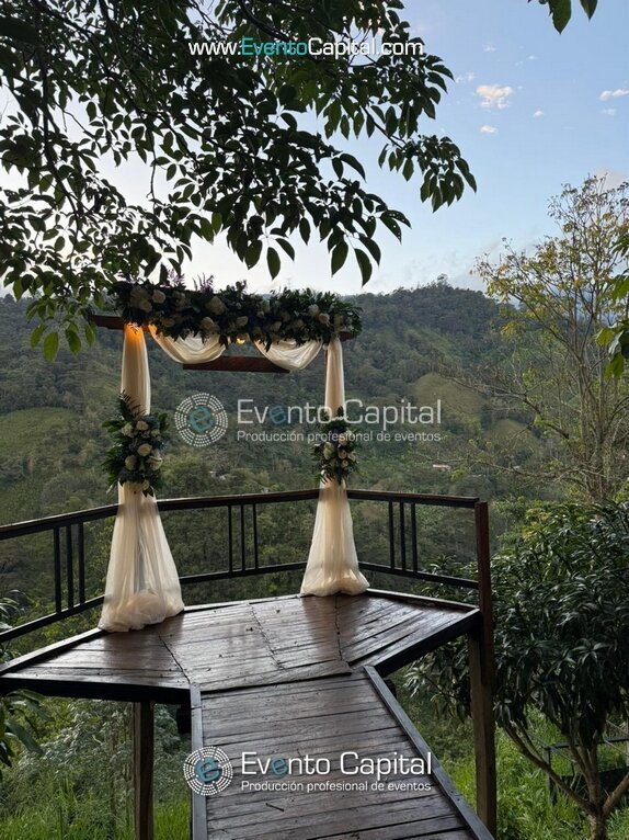 Bodas Campestres, Decoraciones Con Flores, Decoraciones De Iglesias, Bodas En Bogota (1)