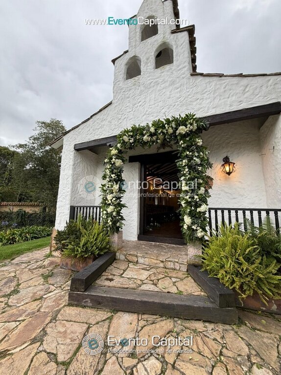 Bodas Campestres, Decoraciones Con Flores, Decoraciones De Iglesias, Bodas En Bogota (5)