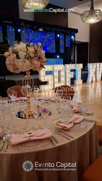 CENTROS DE MESA, QUINCE AÑOS, DECORACIÓN, LETRAS LUMINOSAS (1)