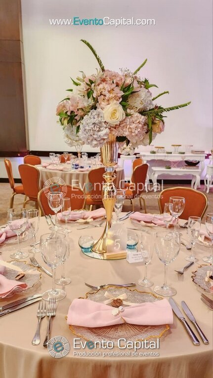 CENTROS DE MESA, QUINCE AÑOS, DECORACIÓN, LETRAS LUMINOSAS, PLATOS BASE (1)