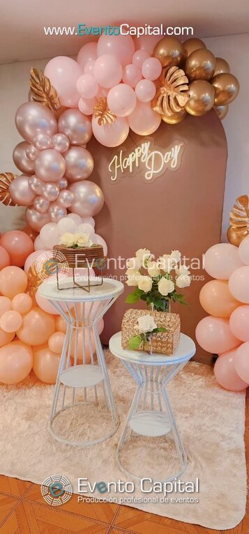 STAND DE FOTOS CUMPLEAÑOS COFRE TORTA ARCO DE GLOBOS (1)