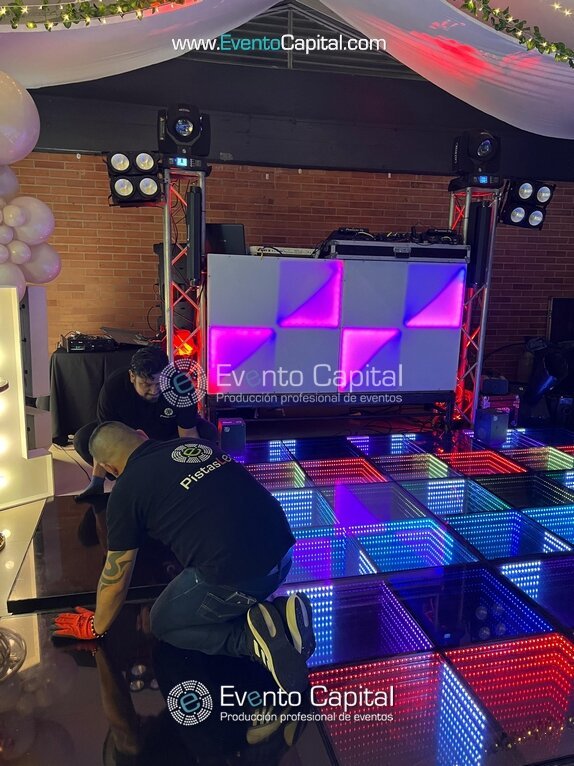 Equipo De Trabajo Fabricacion Y Alquiler De Pistas Led Para Todo Tipo De Eventos (2)